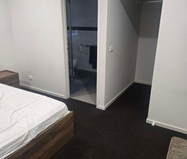 Clyde North - Photo 4