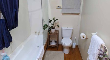 Private Lynmore Bedsit - Photo 5