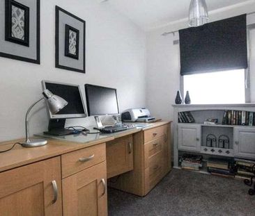 Crop Common, Hatfield, Hemel Hempstead, AL10 - Photo 1