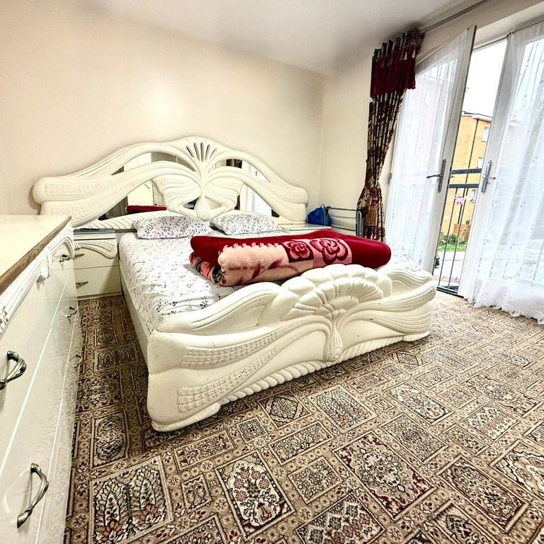 Taywood Road, Northolt, UB5 6GB - Photo 1