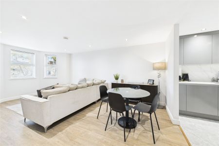 1 bedroom Flat in Elmhurst Court, Camberley - Photo 3
