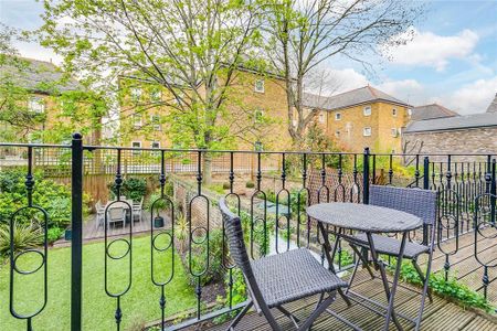 3 bedroom maisonette to rent - Photo 4