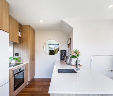 2/66 Metcalfe Road, Ranui - Photo 1