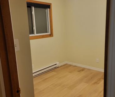 For Lease - 25 Quinte View Drive, Quinte West, Ontario - Photo 4