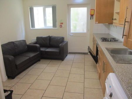 Two Great Apartments, 1 Carmel Street, Queens Quarter, Belfast, BT7 1QE - Photo 3