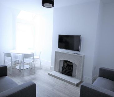 4 bedroom private hall to rent - Photo 4