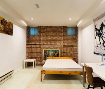 For Lease - 325 Wilfred Avenue, Toronto, Ontario - Photo 2