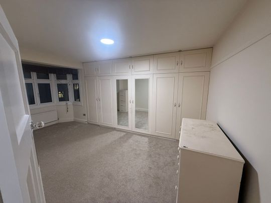 3 Bed Semi-Detached House, Raymead Avenue, CR7 - Photo 1