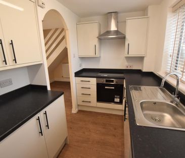 2 bedroom terraced house to rent - Photo 6