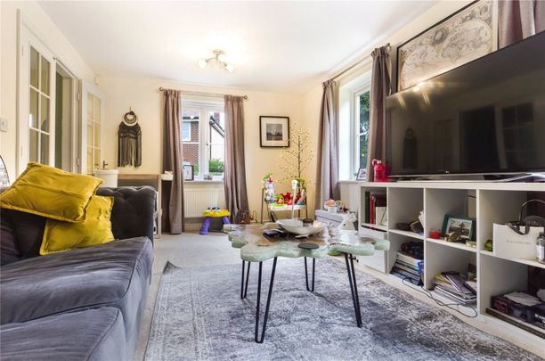 Clarendon Rise, Tilehurst, Reading, Berkshire, RG31 - Photo 1