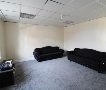 Yews Hill Road, Lockwood, Huddersfield - Photo 1