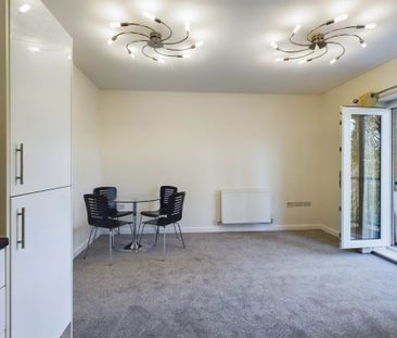 Adrian Close, Boxmoor, Hemel Hempstead - Photo 3