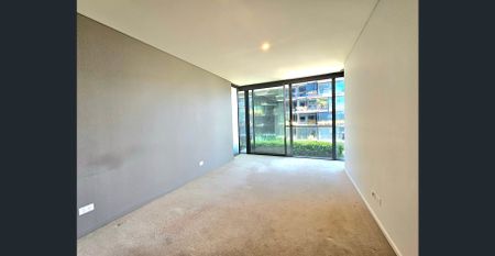 Dual Key Studio in the Iconic Central Park Building - Photo 5