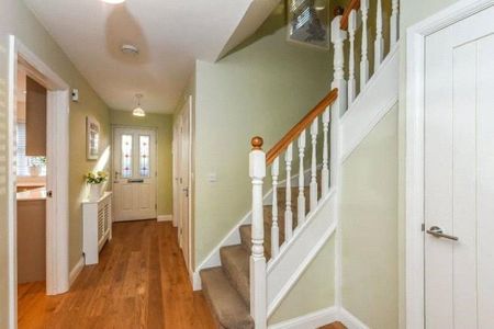 4 bedroom detached house to rent - Photo 2