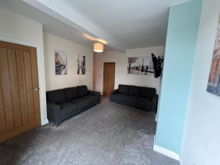 Melrosegate, Tang Hall - P10915 - Photo 2