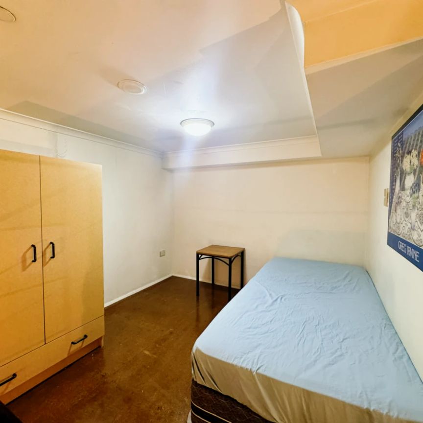 Studio-1135 - Photo 1