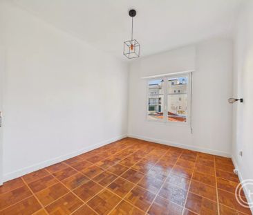 Location Appartement 2 pièces 46m² NICE 06000 - Photo 6
