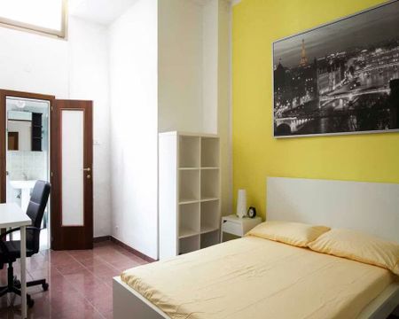 Via Nazario Sauro, Bologna, Emilia-Romagna 40121 - Photo 5