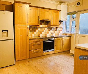 2 bedroom maisonette to rent - Photo 4