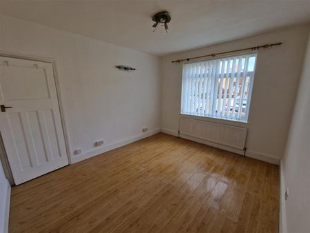 2 bed flat to rent in Cornel Road, High Heaton, NE7 - Photo 3