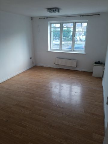 2 Bed Flat, Caledonia Court, NW4 - Photo 4