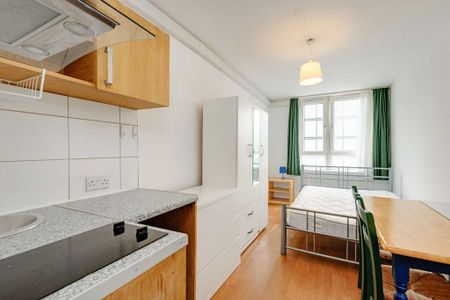 4 bedroom flat to rent - Photo 3