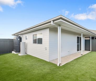 Brand new with premium finishes - Photo 6