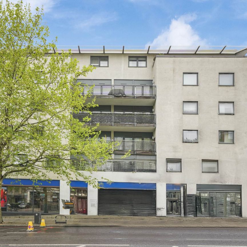 Price £2,350 pcm - Available 04/06/2025 - Part Furnished - Photo 1