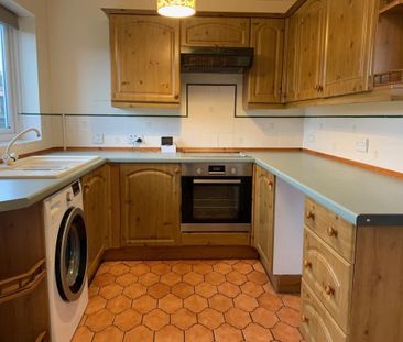 2 bedroom semi-detached house to rent - Photo 6