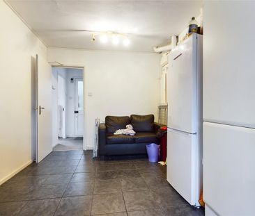 5 bedroom semi-detached house to rent - Photo 1