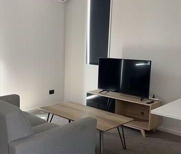 Ready to move in - fully furnished unit - Photo 2