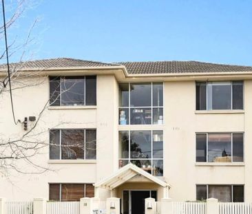 Charming 1-Bedroom Unit with Courtyard in a Premium Yarraville Loca... - Photo 6