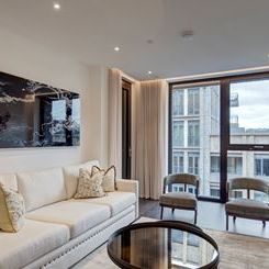 Thornes House, Charles Clowes Walk, London SW11, Nine Elms - Photo 1