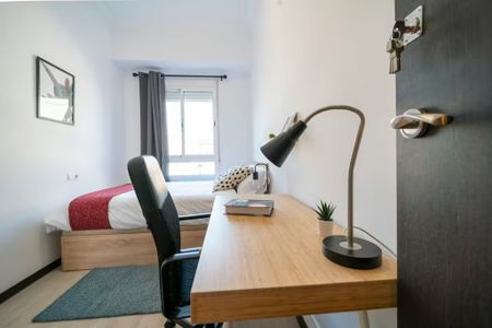 Calle Doctor Juan José Dominé, Valencia, Valencian Community 46011 - Photo 3