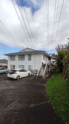 Charming 2BR Unit in Avondale! - Photo 1