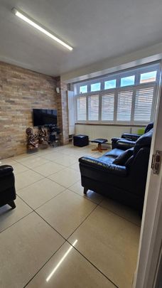 6 bedroom terraced house to rent - Photo 1