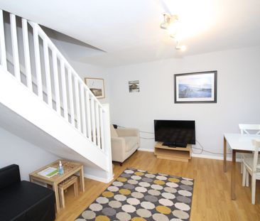 Moorby Court, Atlantic Wharf - Photo 2