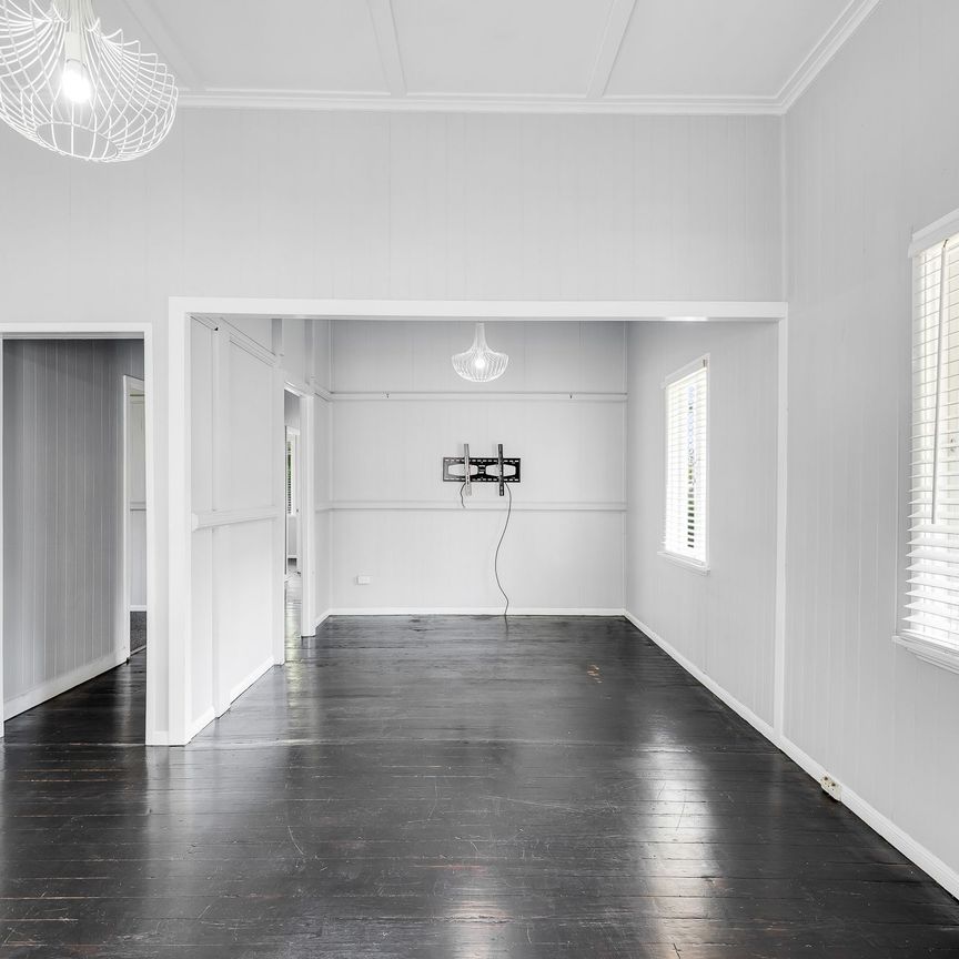 20 Roseberry Street - Photo 1