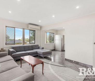 Charming 3 Bedroom Family Home - Photo 1