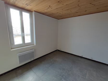 Location Appartement 2 pièces 48m² ST GILLES 30800 - Photo 2