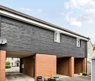 2 bedroom coach house to rent - Photo 3