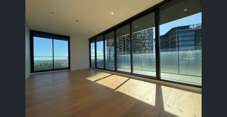 Modern Two Bedroom Apartment in Luxury Building with Carspace - Photo 3