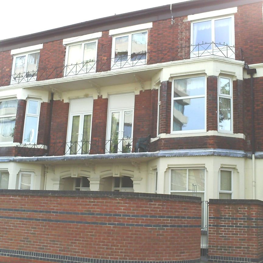 1 Bed Flat, The Wickets, NG2 - Photo 1