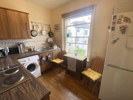 2 bedroom flat to rent - Photo 5