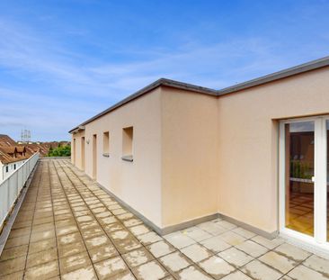 Attikawohnung mit grosser Terrasse im Grünen - Photo 5