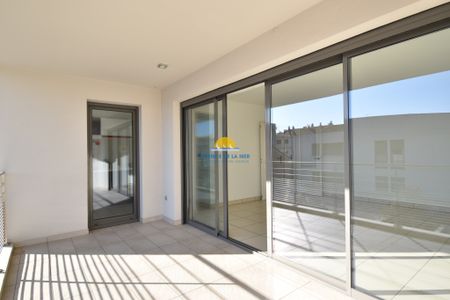 Location Appartement 2 pièces 55m² FREJUS 83600 - Photo 5