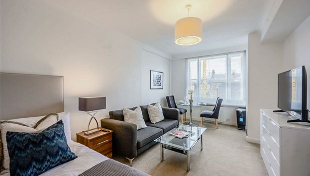 Sixth Floor Large Studio Apartment in Mayfair, London, W1J 5NA - Photo 1