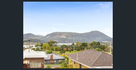 Spacious Family home - Photo 5