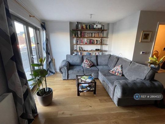 2 bedroom flat to rent - Photo 1