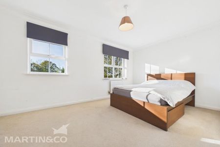 4 bedroom end of terrace house to rent - Photo 5